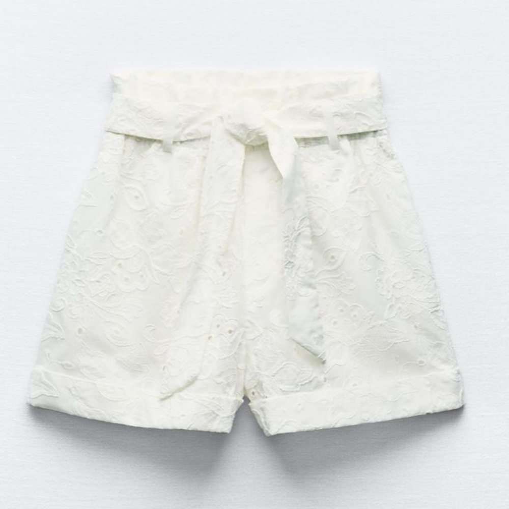 ZARA High-waisted White EMBROIDERED BELT SHORTS*NWT